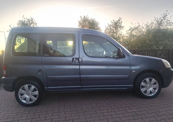 Citroen Berlingo cena 11999 przebieg: 237000, rok produkcji 2006 z Pleszew małe 379